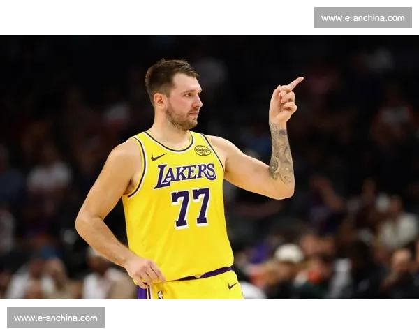 湖人凭借东契奇三双统治热火比赛夺得关键胜利巩固球队状态优势